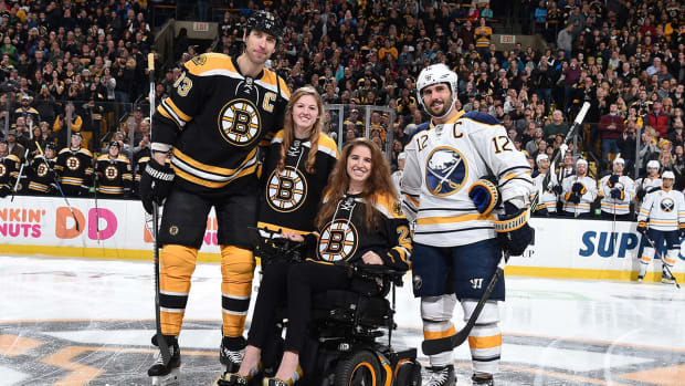 denna-laing-puck-drop-nhl-1300.jpg